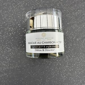 Masque au charbon actif