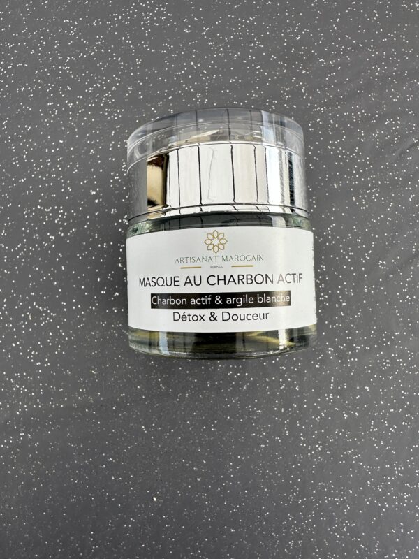 Masque au charbon actif