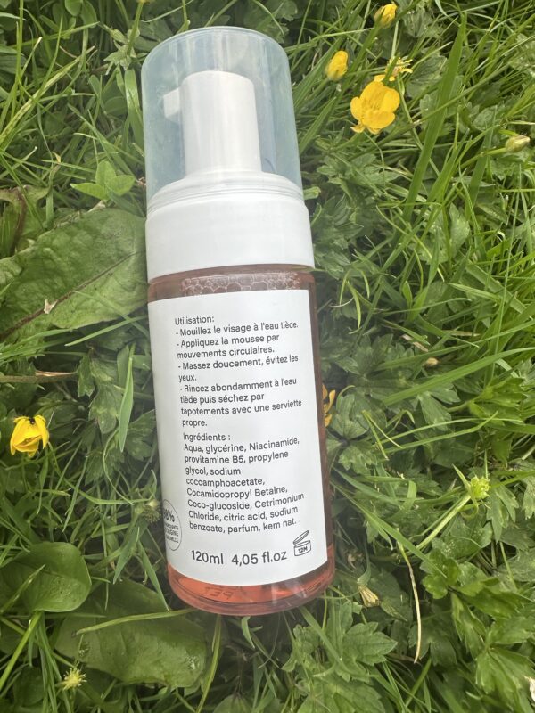 Mousse nettoyante à la niacinamide